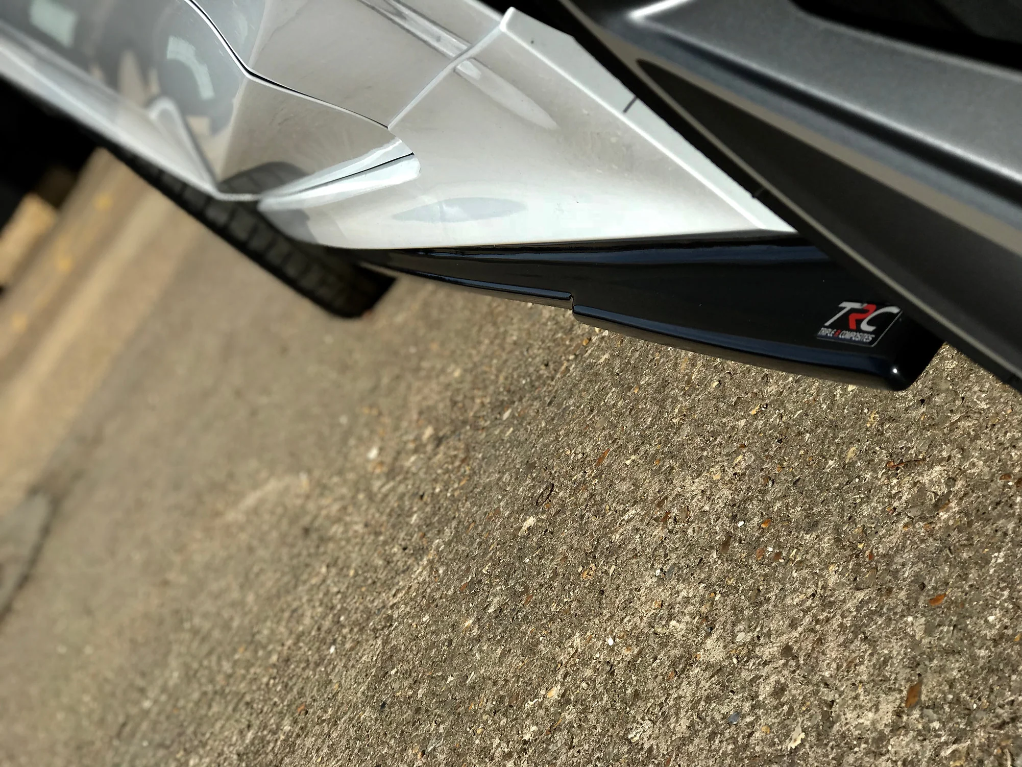 Ford Fiesta MK8 ST - V1 Side Skirt Splitters - Image 3
