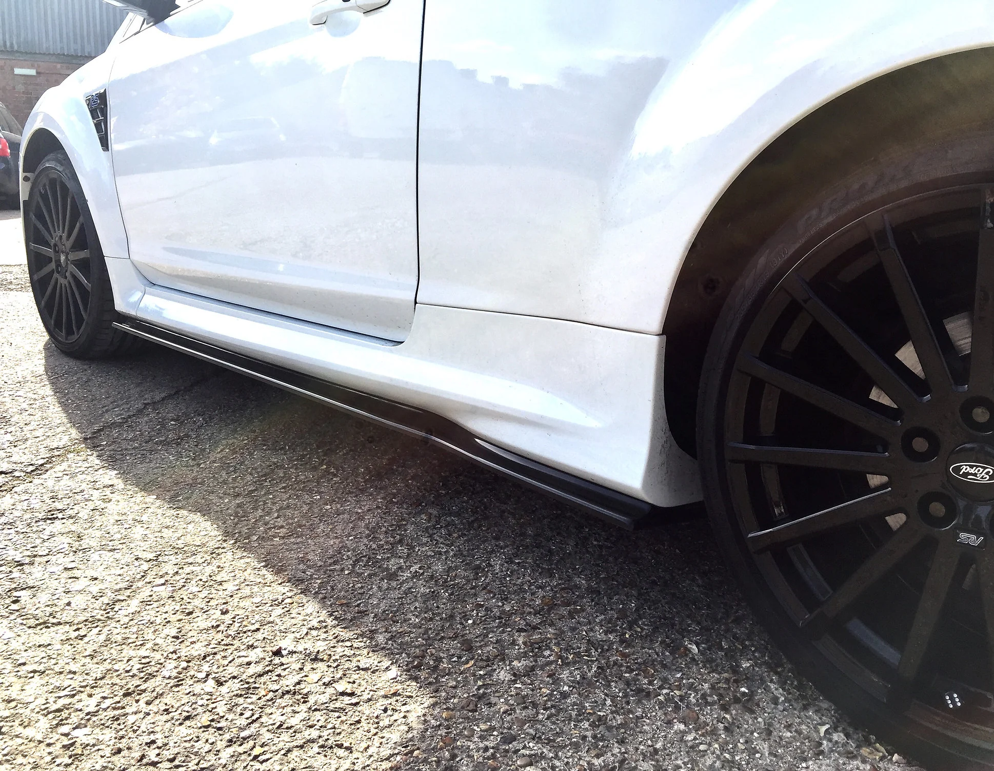 Ford Focus MK2 RS - Side Skirt Splitters - Image 4