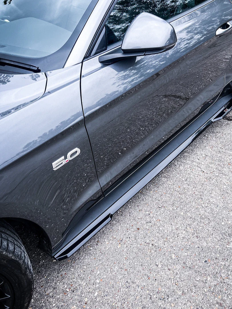 Ford Mustang 5.0L GT Facelift - Side Skirt Splitters - Image 3
