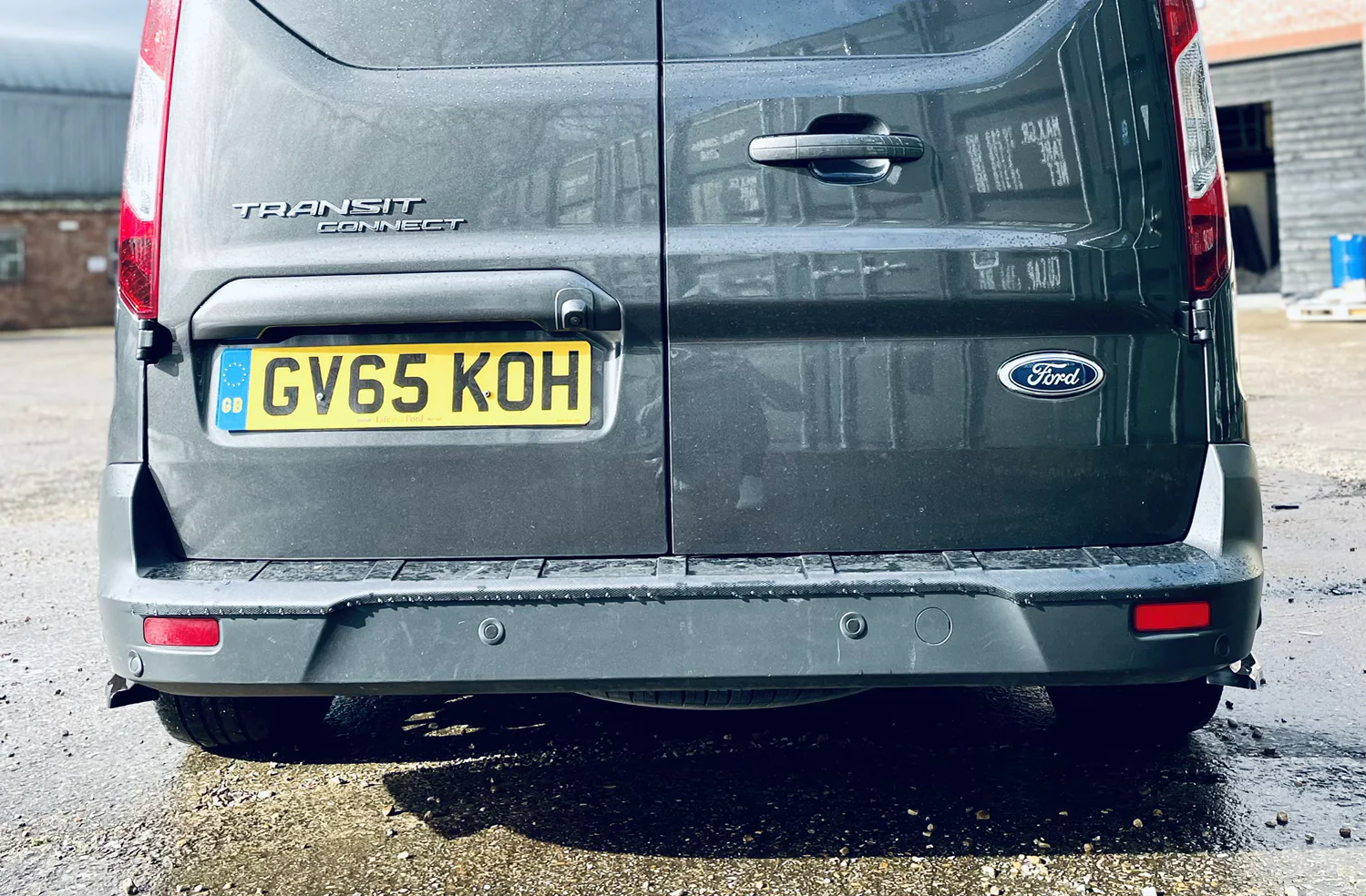 Ford Transit Connect MK2 Pre Facelift - Rear Spats - Image 3