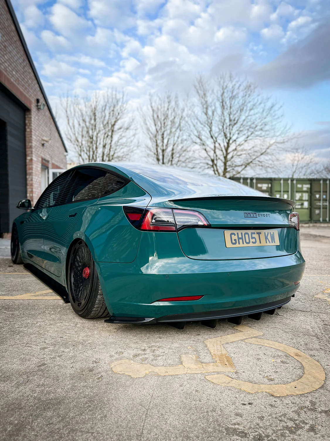 Tesla Model 3 - Rear Finned Diffuser Panel