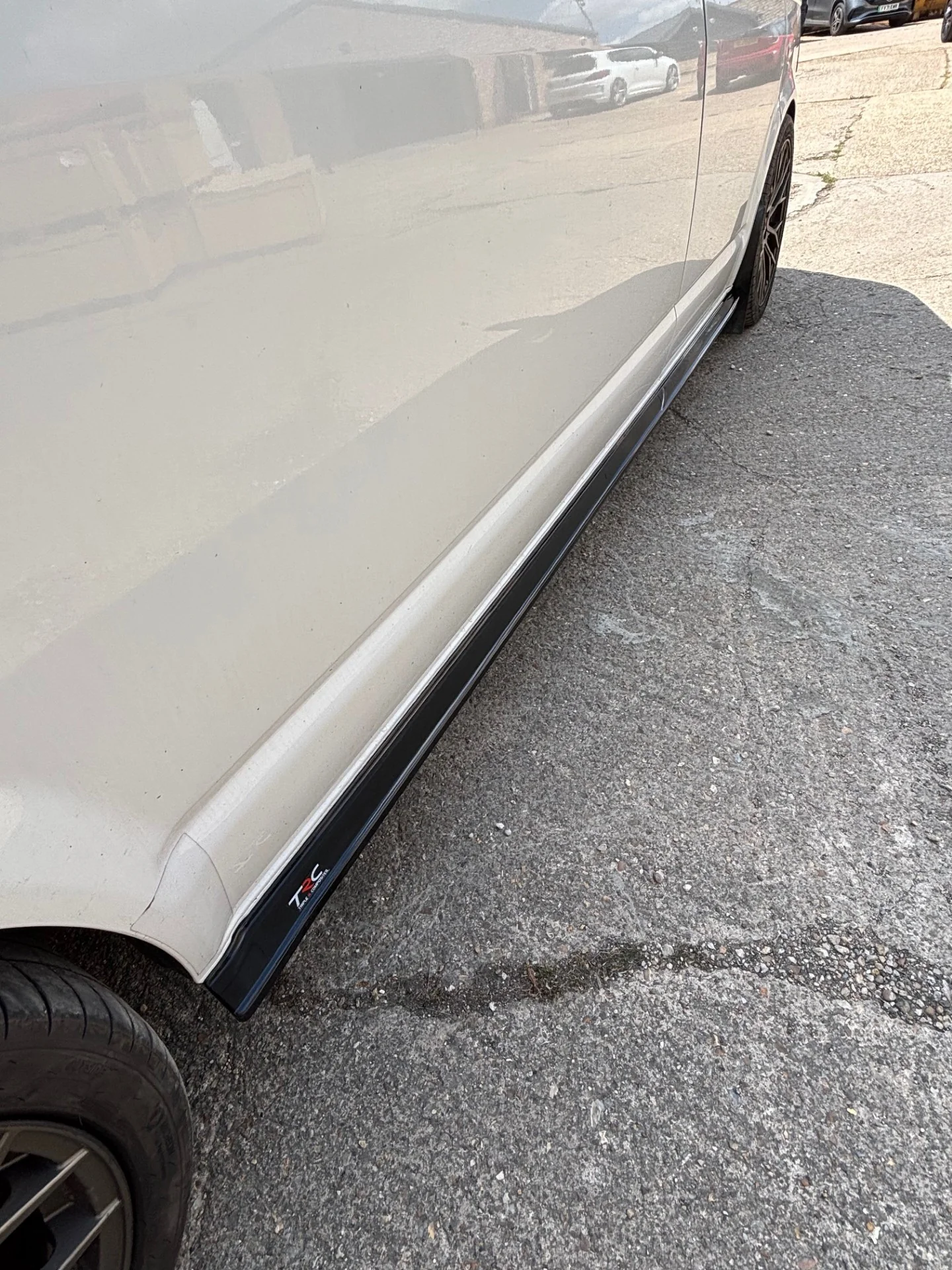 Volkswagen Transporter T5 ABT Long Wheelbase - Side Skirt Splitters - Image 3